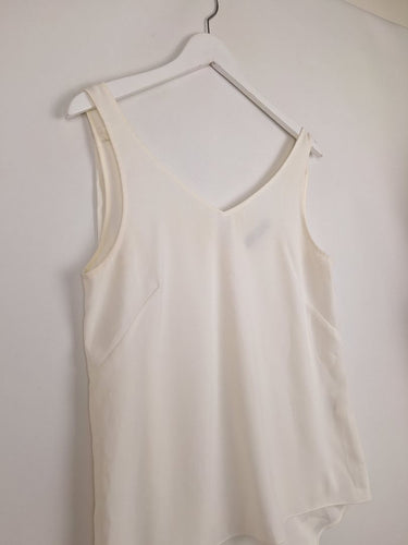 Second-Hand - Cue Pearl Tie Front Sleeveless Top Size 10 - SwapUp