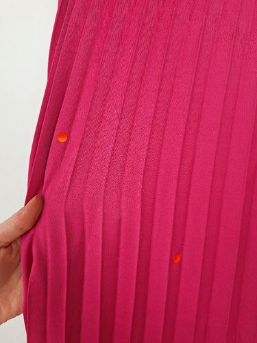 Second-Hand - Decjuba Hibiscus Pink Pleated Midi Skirt Size 10 - SwapUp