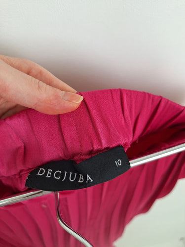 Second-Hand - Decjuba Hibiscus Pink Pleated Midi Skirt Size 10 - SwapUp