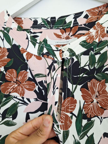 Second-Hand - Trenery Floral Overlay Contrast Stitching Blouse Size XXL - SwapUp