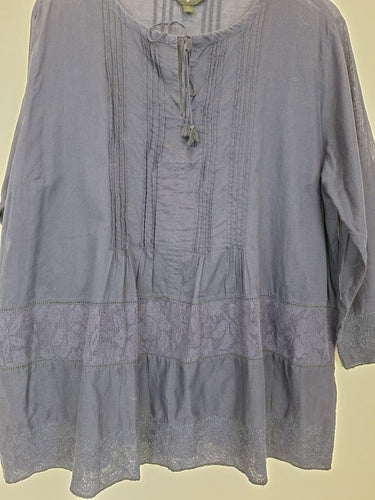 Second-Hand - Verge Essential Broderie Embellished Blouse Size XL - SwapUp