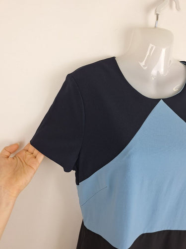 Second-Hand - Diane von Furstenberg Classic Blue ColourblockWool Office Dress Size 12 - SwapUp