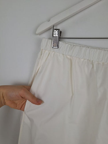 Second-Hand - Fine Day Sophisticated Milk Poplin Pants Size M - SwapUp
