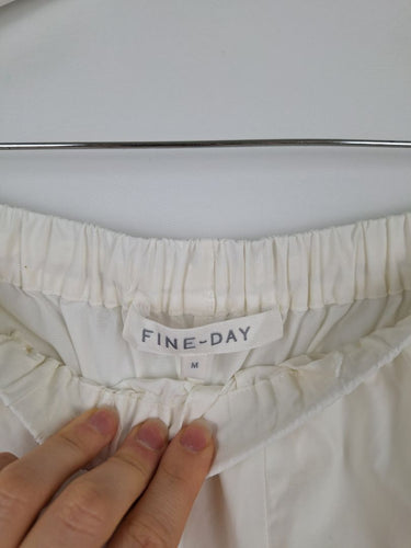 Second-Hand - Fine Day Sophisticated Milk Poplin Pants Size M - SwapUp