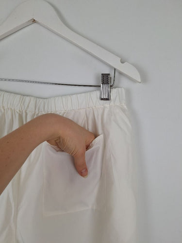 Second-Hand - Fine Day Sophisticated Milk Poplin Pants Size M - SwapUp