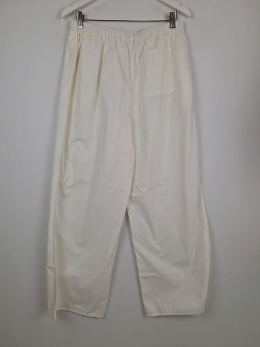 Second-Hand - Fine Day Sophisticated Milk Poplin Pants Size M - SwapUp