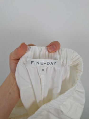 Second-Hand - Fine Day Sophisticated Milk Poplin Pants Size M - SwapUp