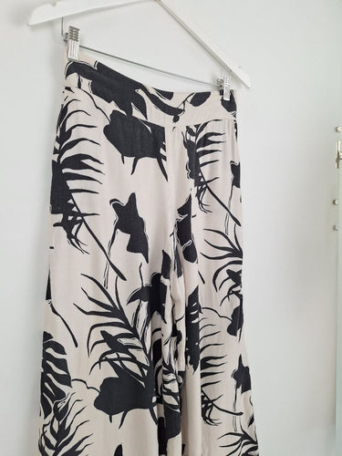 Second-Hand - Yours Truly Palm Wide-Leg Loose Pants Size 8 - SwapUp