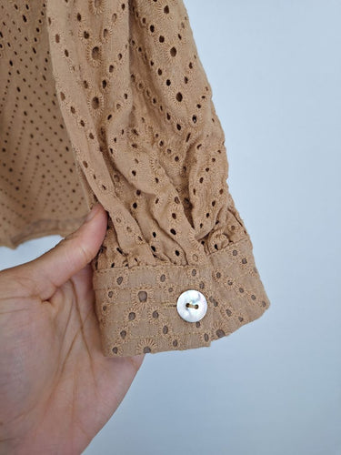 Second-Hand - White Sandstorm Caramel Broderie Open Neck Shirt Size XS - SwapUp