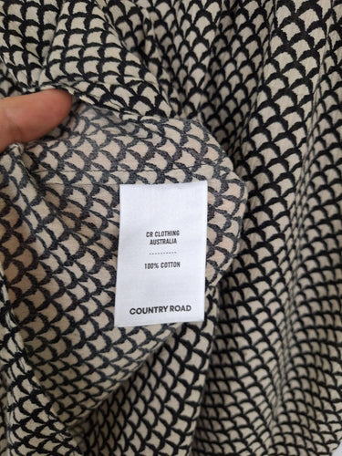 Second-Hand - Country Road Casual Tied Repeating Pattern Top Size XXS - SwapUp