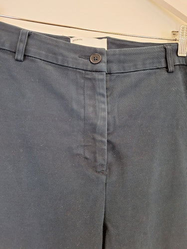 Second-Hand - Commonry Classic Navy Slim Fit 3/4 Pants Size 16 - SwapUp