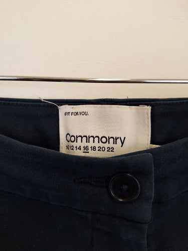Second-Hand - Commonry Classic Navy Slim Fit 3/4 Pants Size 16 - SwapUp