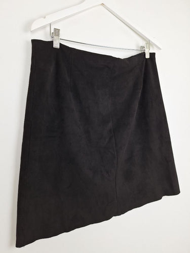 Second-Hand - Jane Lamerton Faux Suede Panelled Mini Skirt Size 14 - SwapUp