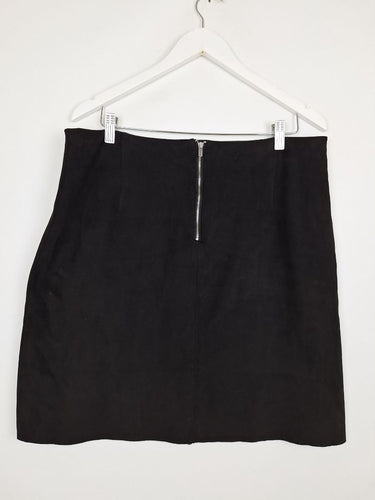 Second-Hand - Jane Lamerton Faux Suede Panelled Mini Skirt Size 14 - SwapUp