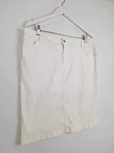 Second-Hand - Trenery Classic White A Line Skirt Size 14 - SwapUp