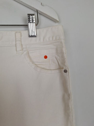 Second-Hand - Trenery Classic White A Line Skirt Size 14 - SwapUp
