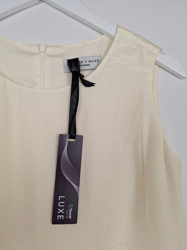 Second-Hand - Citizen's Mark Sleek Cream Everyday Sleeveless Top Size XS - SwapUp