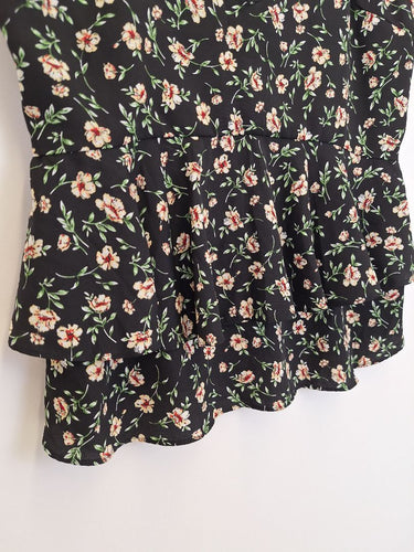 Second-Hand - Madison The Label Sweet Floral Cami Blouse Size M - SwapUp