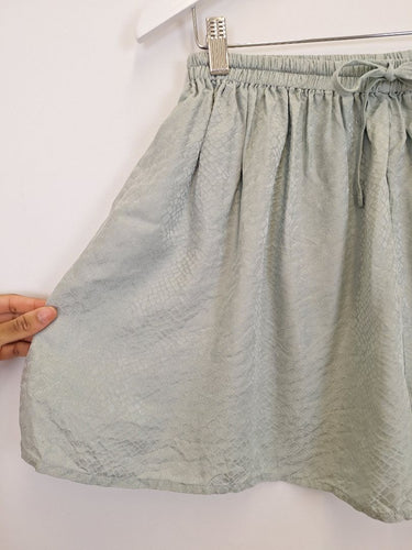 Second-Hand - Silk Laundry Silk Snake Print Shorts Size M - SwapUp