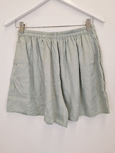 Second-Hand - Silk Laundry Silk Snake Print Shorts Size M - SwapUp