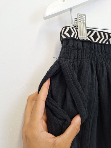Second-Hand - Scotch & Soda Woven Everyday Summer Shorts Size M - SwapUp