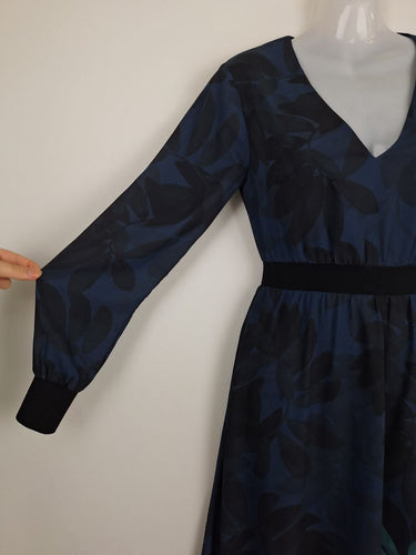 Second-Hand - Ted Baker Jungle Jewel V Neck Midi Dress Size 6 - SwapUp
