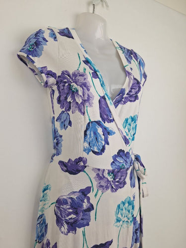 Second-Hand - Review Stretch Floral Wrap Midi Dress Size 8 - SwapUp