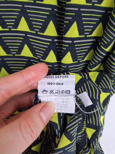 Second-Hand - Assorted Brands Geometric Silk Racer Top Size S - SwapUp