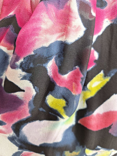 Second-Hand - Diane von Furstenberg Enchanting Mottled Blooms Silk Mini Dress Size 4 - SwapUp