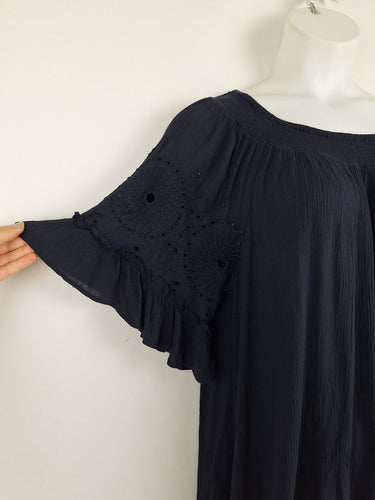 Second-Hand - Virtuelle Broderie Sleeve Off Shoulder Dress Size 18 - SwapUp
