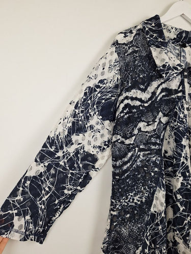 Second-Hand - Taking Shape Cloud Lace Double Button Cardigan Size XXXL - SwapUp