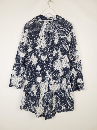 Second-Hand - Taking Shape Cloud Lace Double Button Cardigan Size XXXL - SwapUp