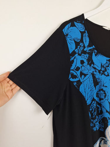 Second-Hand - Virtuelle Keyhole Cut Out Blue Flower Top Size XL - SwapUp
