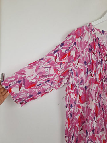 Second-Hand - Virtuelle Watercolour Tulip Pleated Blouse Size 14 - SwapUp