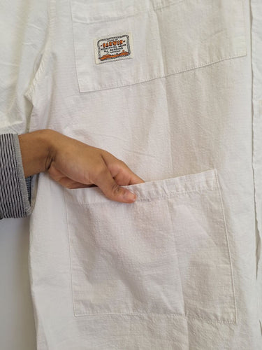 Second-Hand - House of Darwin Crisp White Outdoorsy Shirt Size M - SwapUp