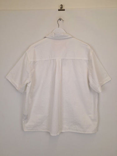 Second-Hand - House of Darwin Crisp White Outdoorsy Shirt Size M - SwapUp