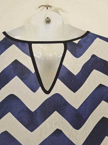 Second-Hand - Luxe Deluxe Silk Chevron Poolside Mini Dress Size 12 - SwapUp