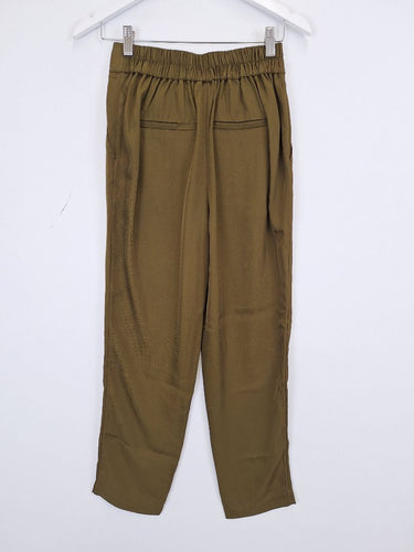 Second-Hand - Elk Olive Kiiltava Tapered Pants Pants Size 8 - SwapUp