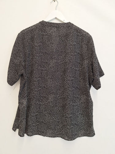 Second-Hand - Black Pepper Breezy Spotted Casual Blouse Size 16 - SwapUp