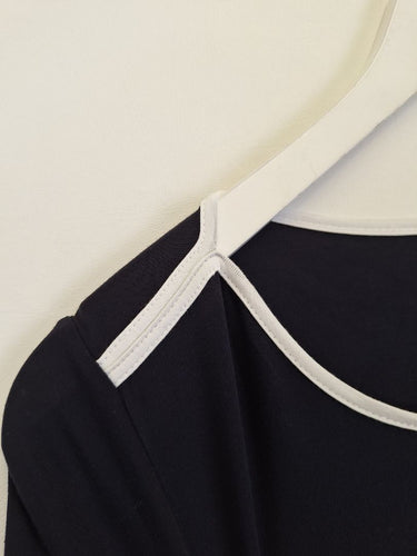 Second-Hand - Tani White Trim Soft Short Sleeve Top Size 10 - SwapUp