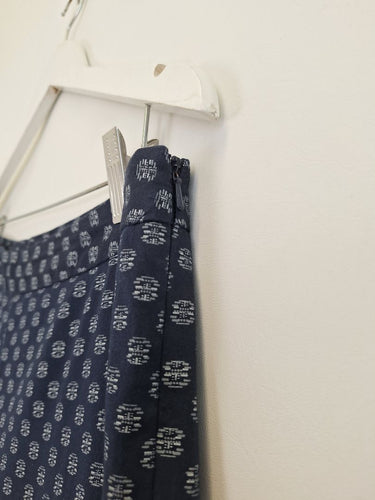 Second-Hand - French Connection Navy Classic Tapered Pants Size 12 - SwapUp
