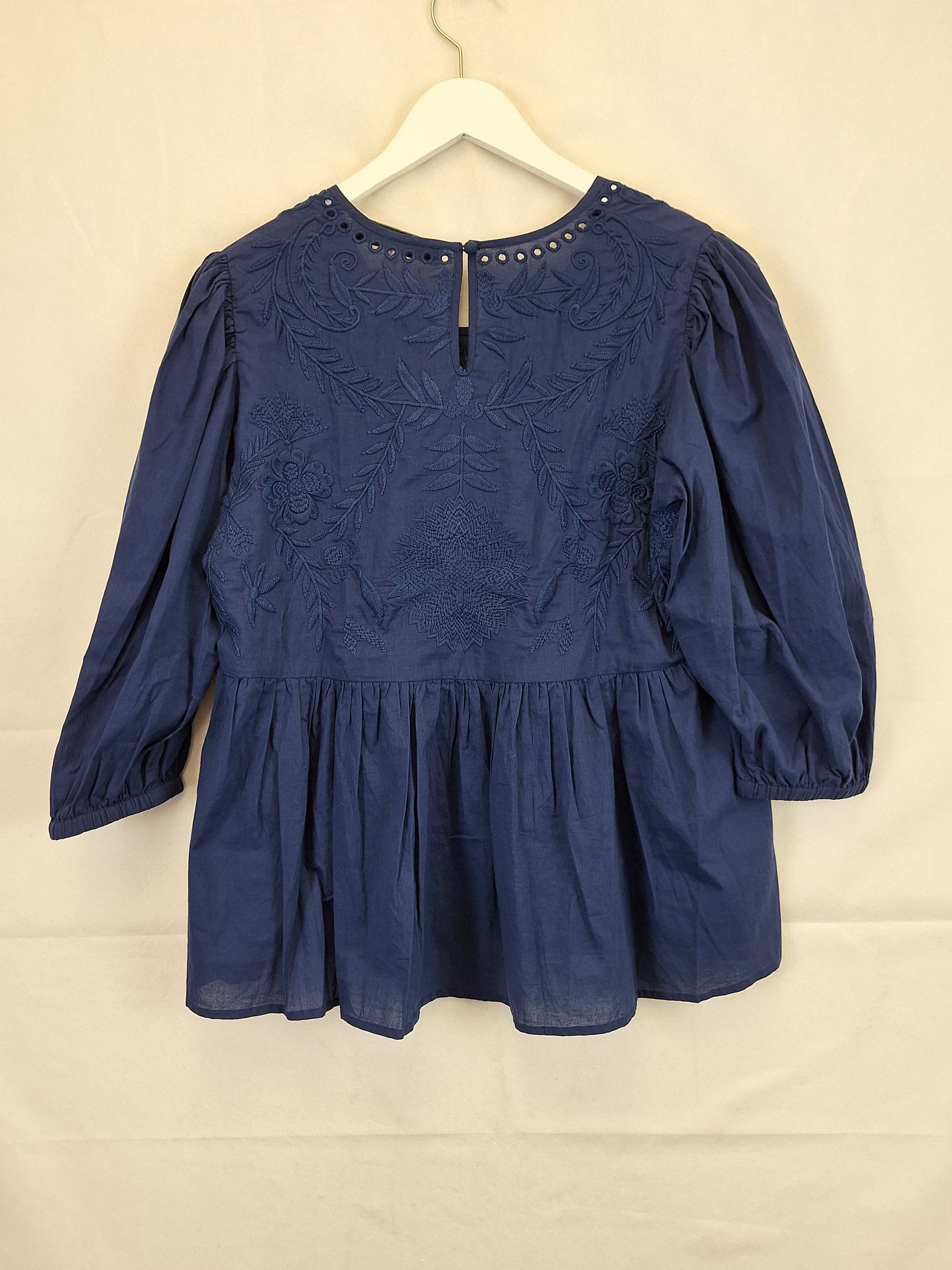 Caravan & Co Puff Sleep Embroidered Top Size 10 by SwapUp-Online Second Hand Store-Online Thrift Store