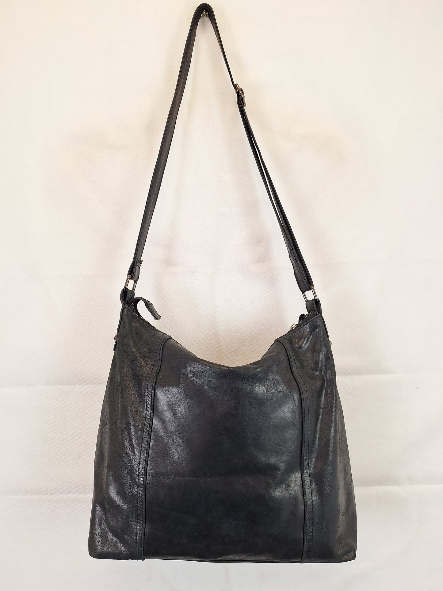Bare Barcelona Medium Lined Bag by SwapUp-Online Second Hand Store-Online Thrift Store
