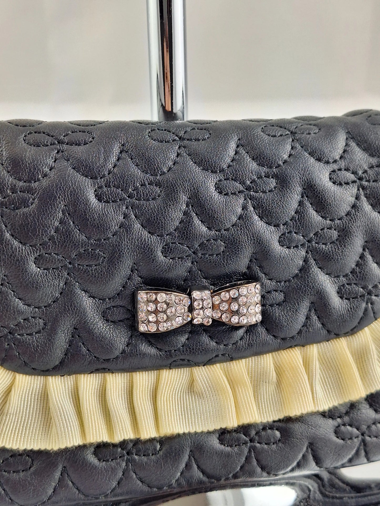 Alannah Hill Dainty Ruffle Detail Pouch Wallet by SwapUp-Online Second Hand Store-Online Thrift Store