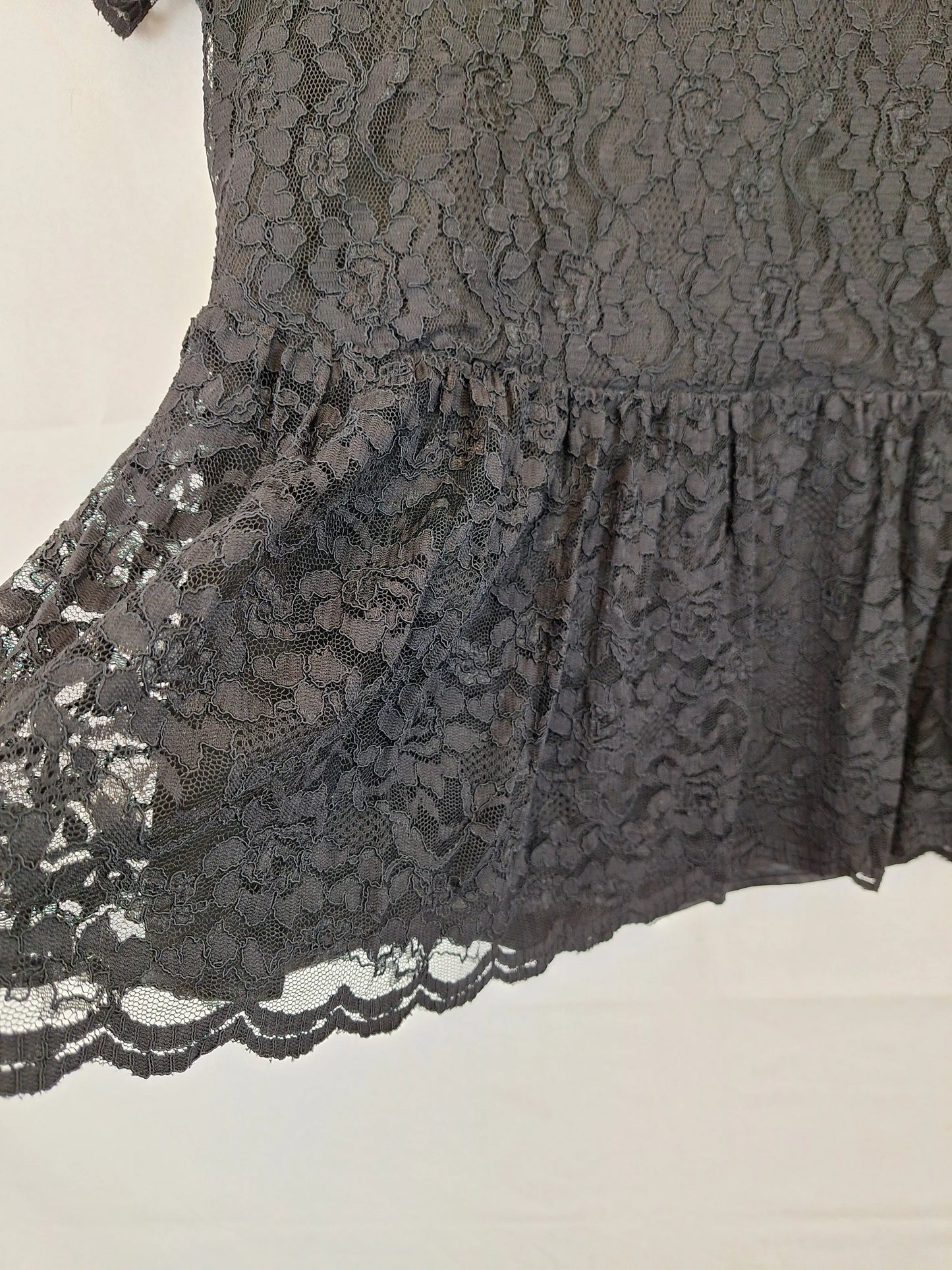 Alannah Hill Elegant Peplum Lace Top Size 14 by SwapUp-Online Second Hand Store-Online Thrift Store
