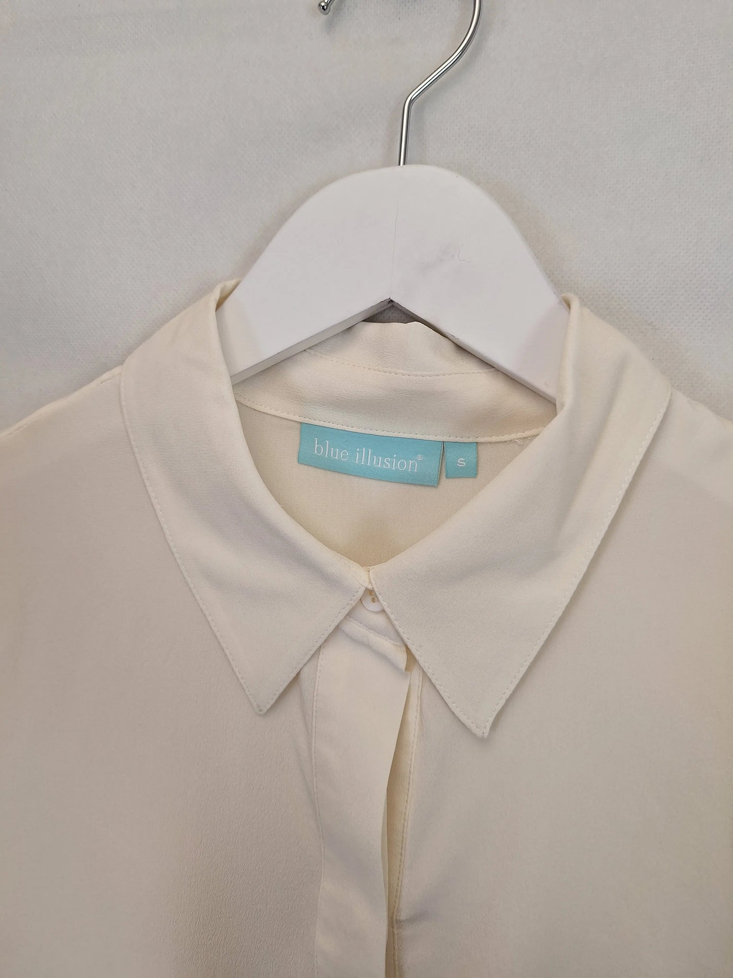 Blue Illusion Off White Long Shirt Size S by SwapUp-Online Second Hand Store-Online Thrift Store