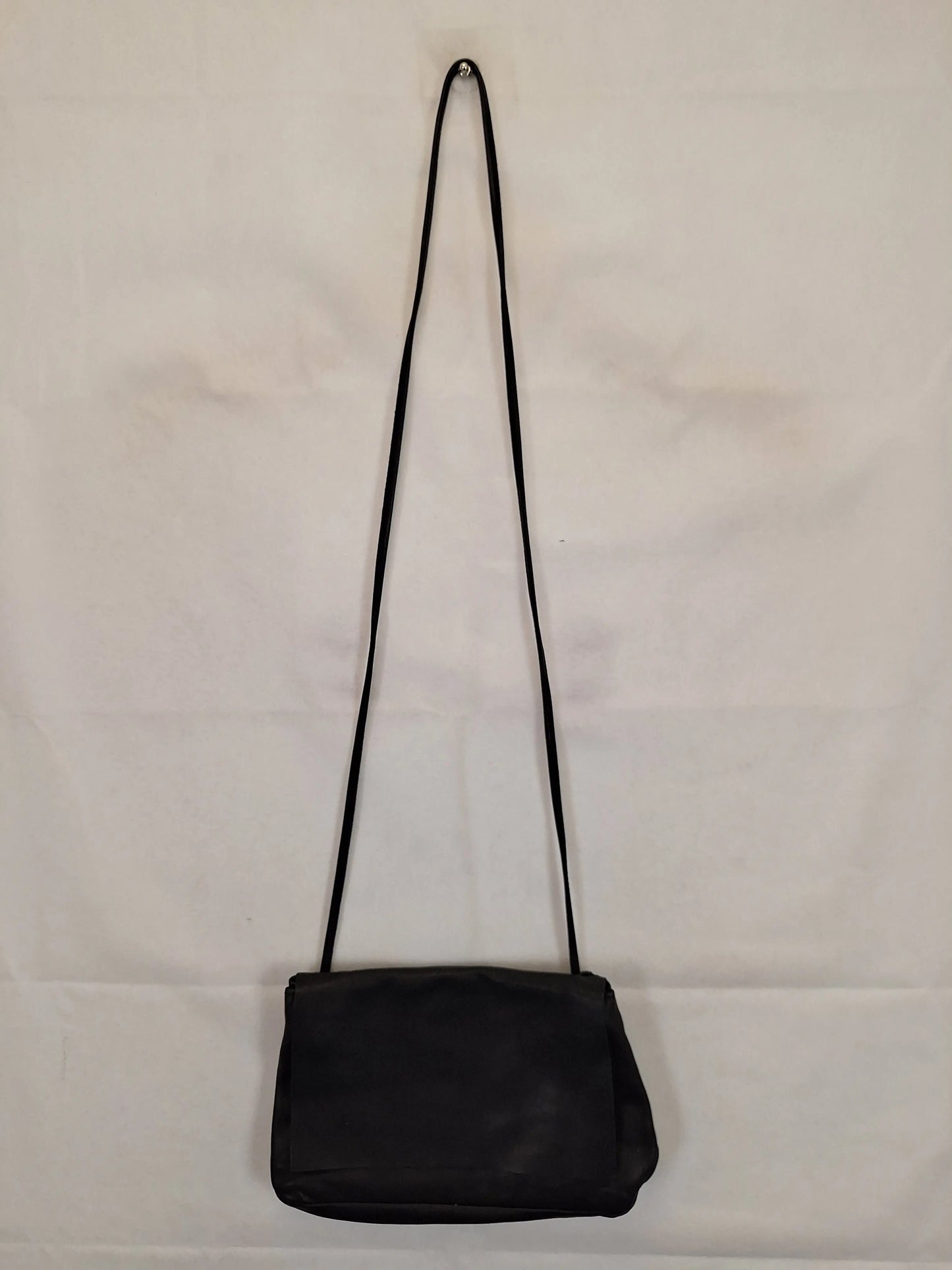 COS Classic Leather Crossbody Bag Size OSFA by SwapUp-Online Second Hand Store-Online Thrift Store
