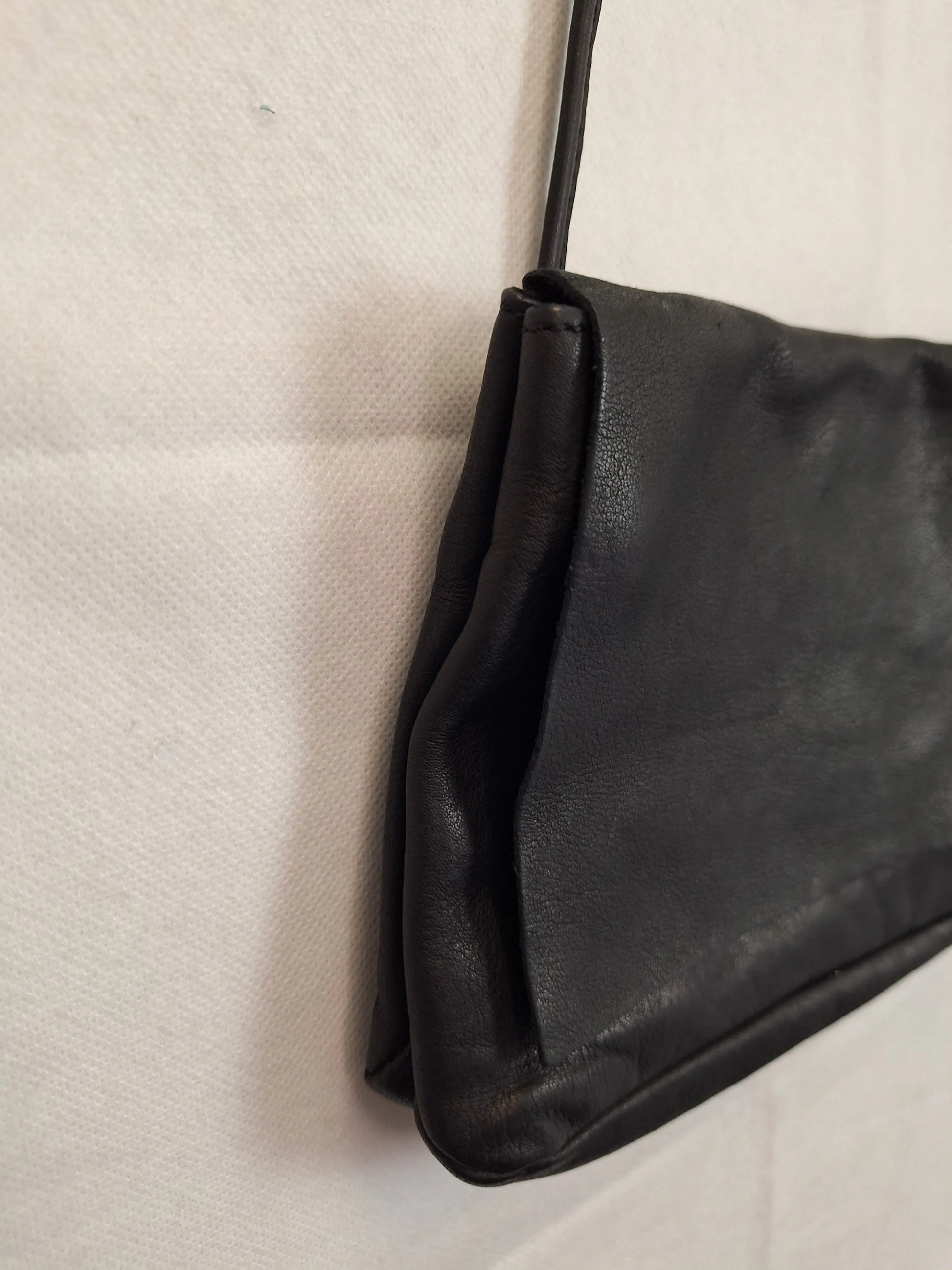 COS Classic Leather Crossbody Bag Size OSFA by SwapUp-Online Second Hand Store-Online Thrift Store