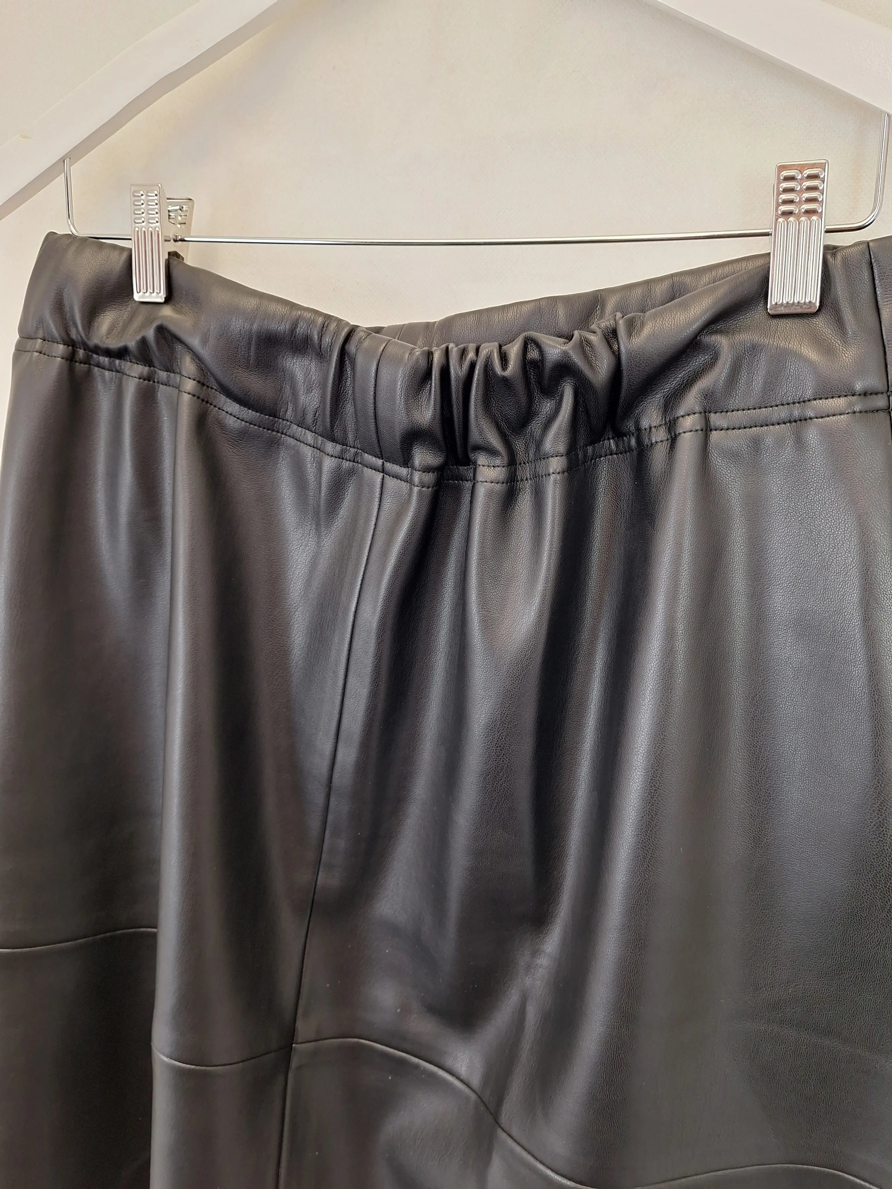 Cue leather midi outlet skirt