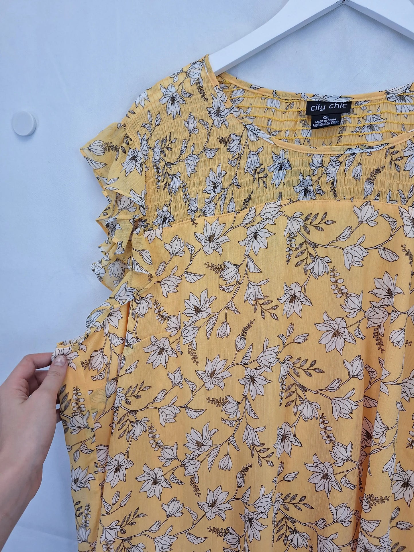 City Chic Amber Floral Frilled Sleeve Blouse Size 24 by SwapUp-Online Second Hand Store-Online Thrift Store